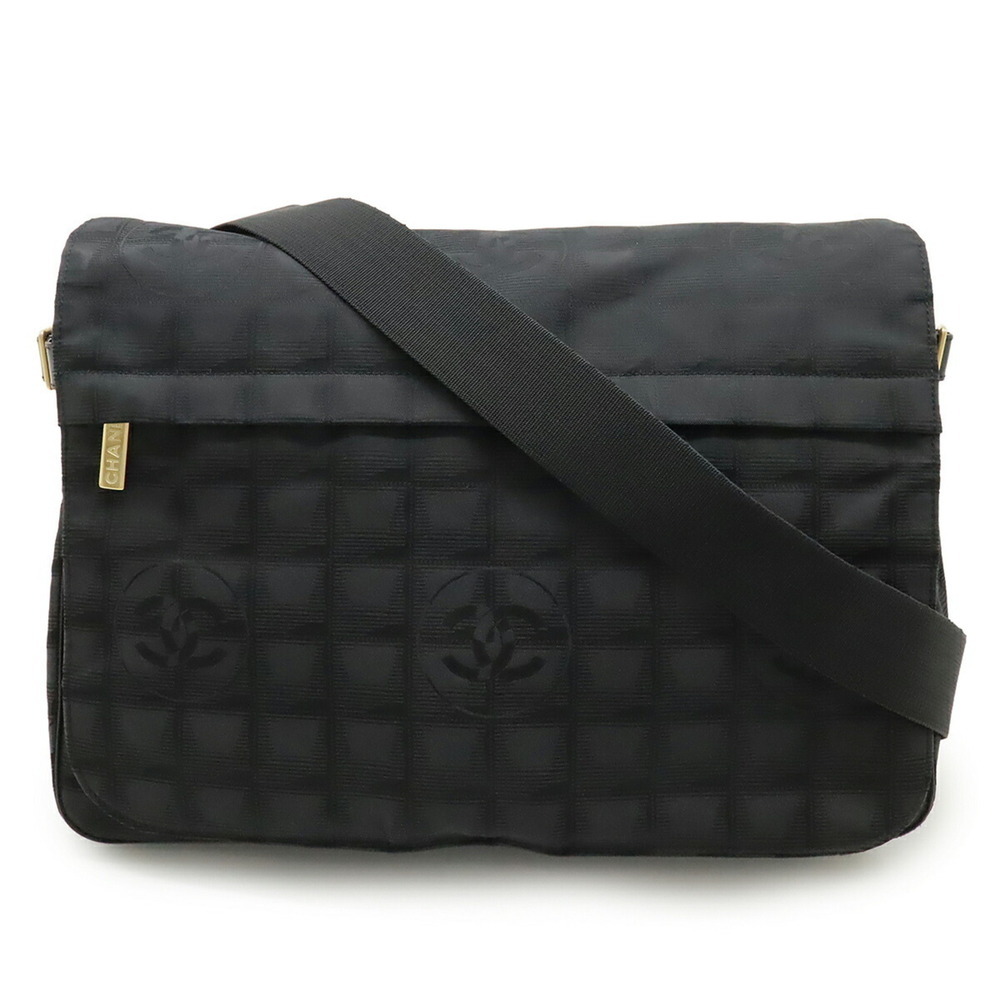 CHANEL Black Shoulder Bag